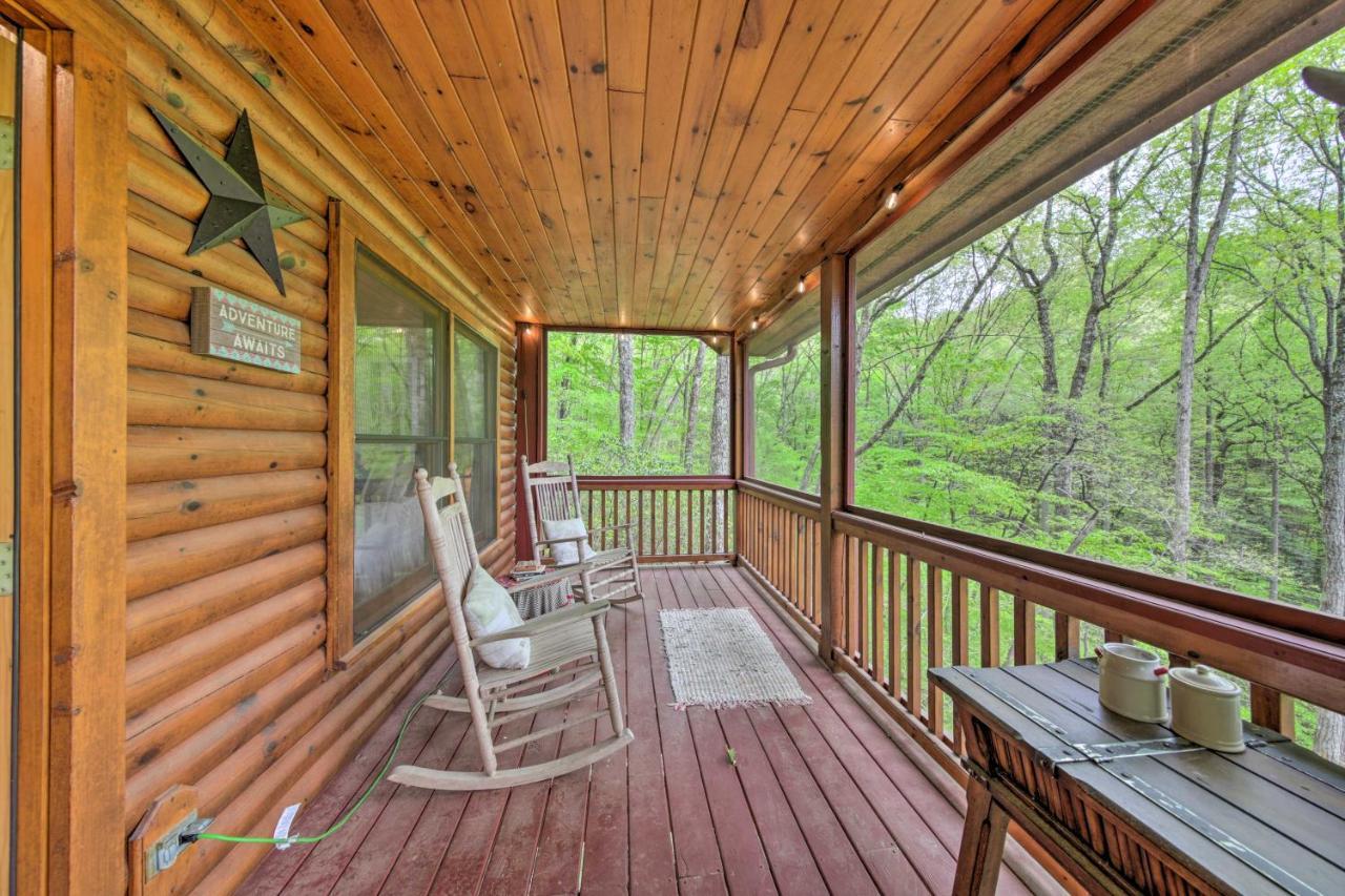 Peaceful Blue Ridge Cabin With Decks And Fire Pit Exterior foto